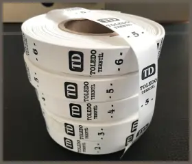 Hazır beden etiketi, konfeksiyon ürünleri için dokuma, saten ve yapışkanlı çeşitler