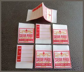 Solmaz ve renk vermez özellikte, canlı renklerde tül perde etiketleri